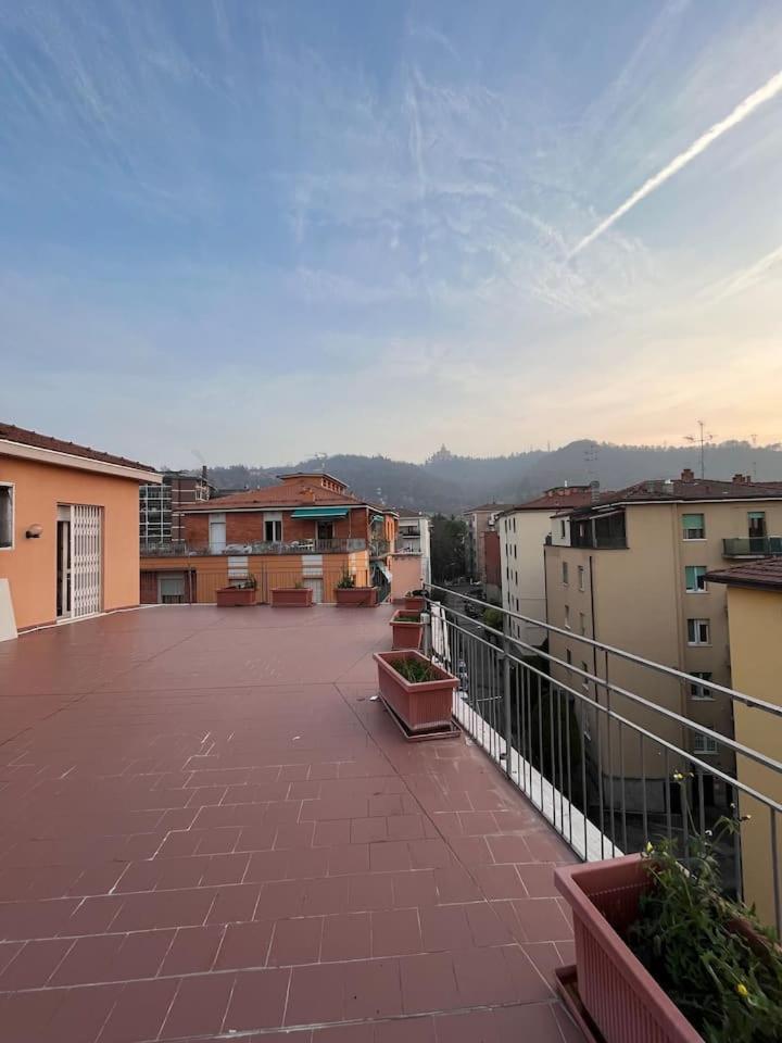 Camere In Appartamento Condiviso Vista San Luca Bologna Exteriör bild